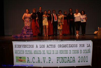 InstantÃ¡nea del fin de fiesta en la que aparece el grupo al completo llegado desde el Valle de los Pedroches para amenizar los actos de nuestra AsociaciÃ³n.
